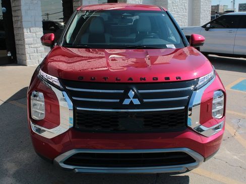 New 2025 Mitsubishi Outlander SE image 5