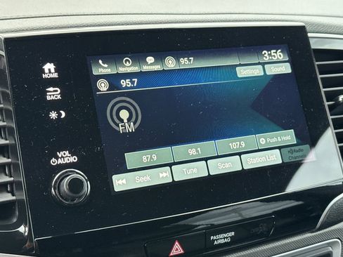 Used 2022 Honda Passport TrailSport image 25