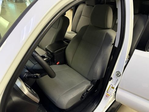 Used 2019 Toyota Tacoma SR5 RWD image 16