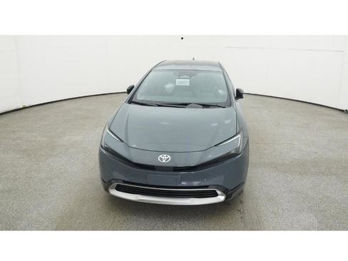 New 2026 Toyota Prius Plug-In Hybrid FWD image 15