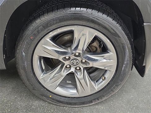 Used 2017 Toyota Highlander Limited Platinum image 33