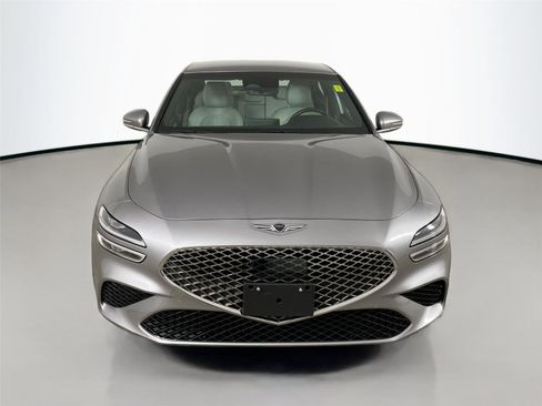 Used 2025 Genesis G70 2.5T image 2