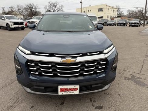 Used 2025 Chevrolet Equinox LT w/ Safety and Technology Package image 8