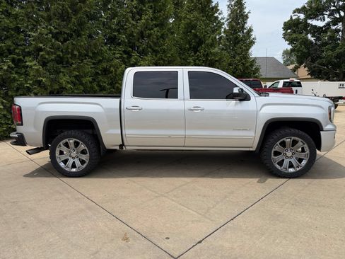 Used 2018 GMC Sierra 1500 Denali w/ Denali Ultimate Package AWD/4WD image 32