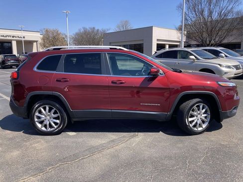 Used 2018 Jeep Cherokee Limited w/ Luxury Group image 2