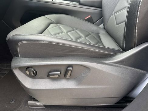 Used 2024 Volkswagen Atlas SE FWD image 17
