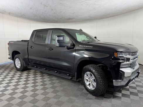 Used 2021 Chevrolet Silverado 1500 LT w/ Convenience Package II AWD/4WD image 4