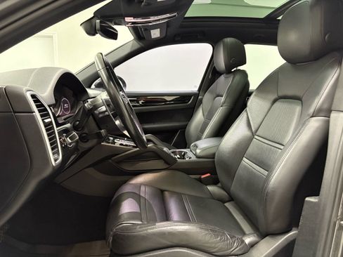 Used 2019 Porsche Cayenne AWD/4WD image 12