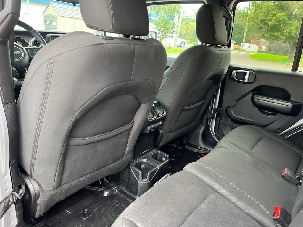 Used 2018 Jeep Wrangler Unlimited Sport S AWD/4WD image 28