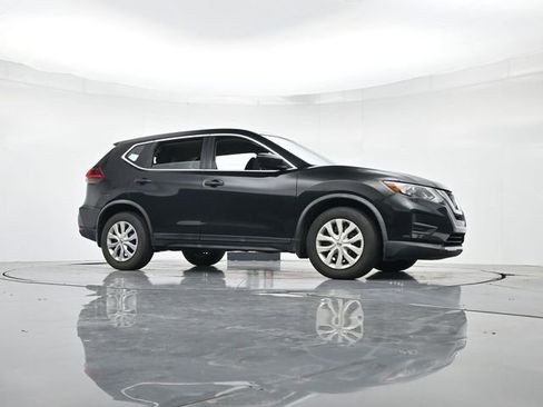 Used 2018 Nissan Rogue S image 32