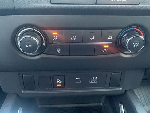 Used 2023 Nissan Frontier SV w/ Midnight Edition Package image 9