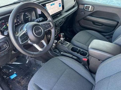 Used 2024 Jeep Wrangler Unlimited Sahara AWD/4WD image 10