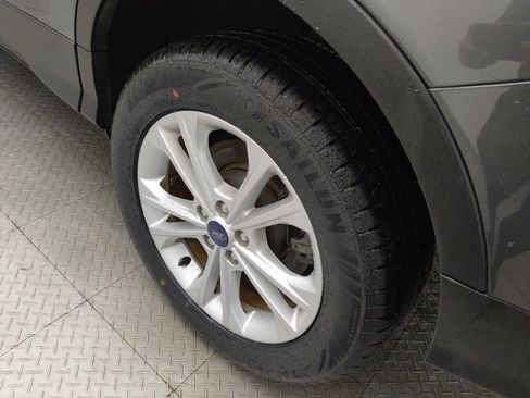Used 2019 Ford Escape SE FWD image 31