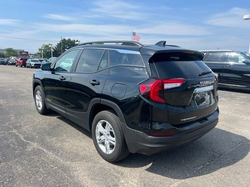 Used 2024 GMC Terrain SLE w/ Driver Convenience Package AWD/4WD image 8