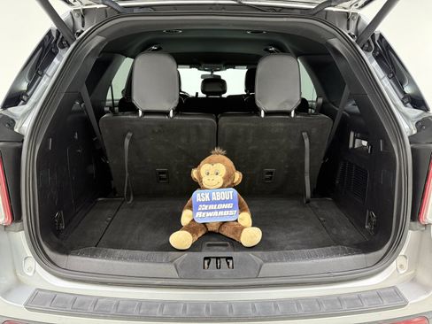 Used 2020 Ford Explorer XLT w/ Equipment Group 202A image 8