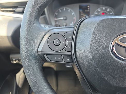 Used 2025 Toyota Corolla LE image 16