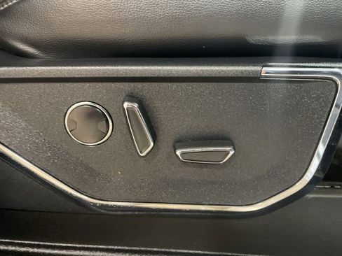 Used 2022 Ford F150 Lariat w/ Equipment Group 502A High image 30