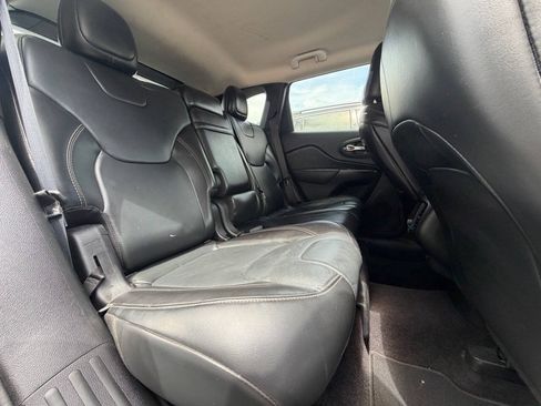 Used 2016 Jeep Cherokee Limited FWD image 22