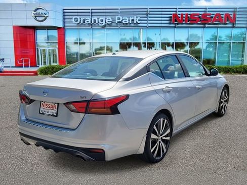 Used 2019 Nissan Altima 2.5 SR w/ SR Premium Package image 2