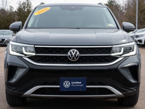 Certified 2022 Volkswagen Taos SEL w/ Panoramic Sunroof Package image 8