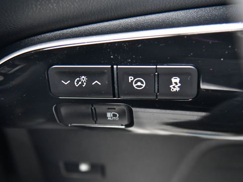 Used 2021 Toyota Prius LE image 28