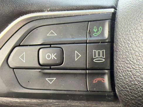 Used 2024 Jeep Grand Cherokee Limited w/ Luxury Tech Group II image 15