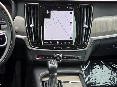 Used 2021 Volvo S90 T6 Inscription image 35