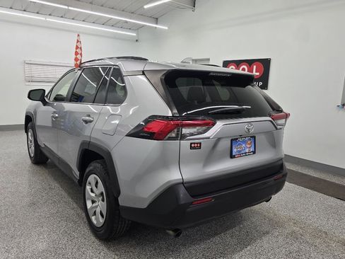 Used 2019 Toyota RAV4 LE image 8