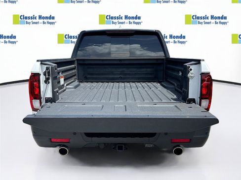 Certified 2024 Honda Ridgeline Black Edition image 32
