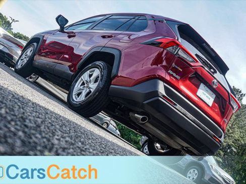 Used 2019 Toyota RAV4 XLE w/ Convenience Package image 5