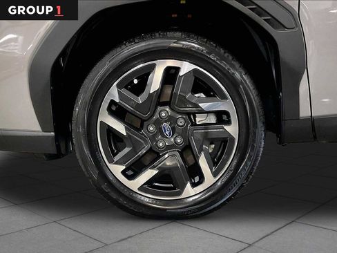 Used 2025 Subaru Forester Limited AWD/4WD image 11
