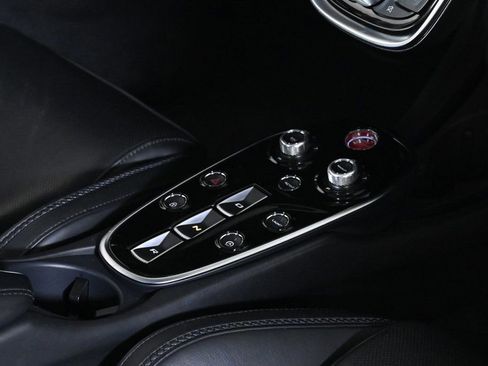 Used 2023 McLaren GT image 18