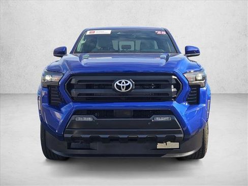 Certified 2025 Toyota Tacoma SR5 image 2