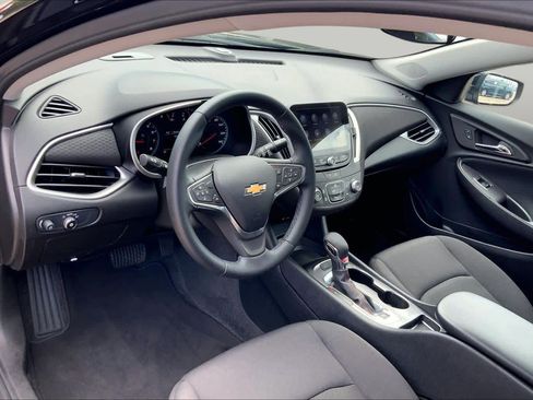 Used 2025 Chevrolet Malibu RS FWD image 18