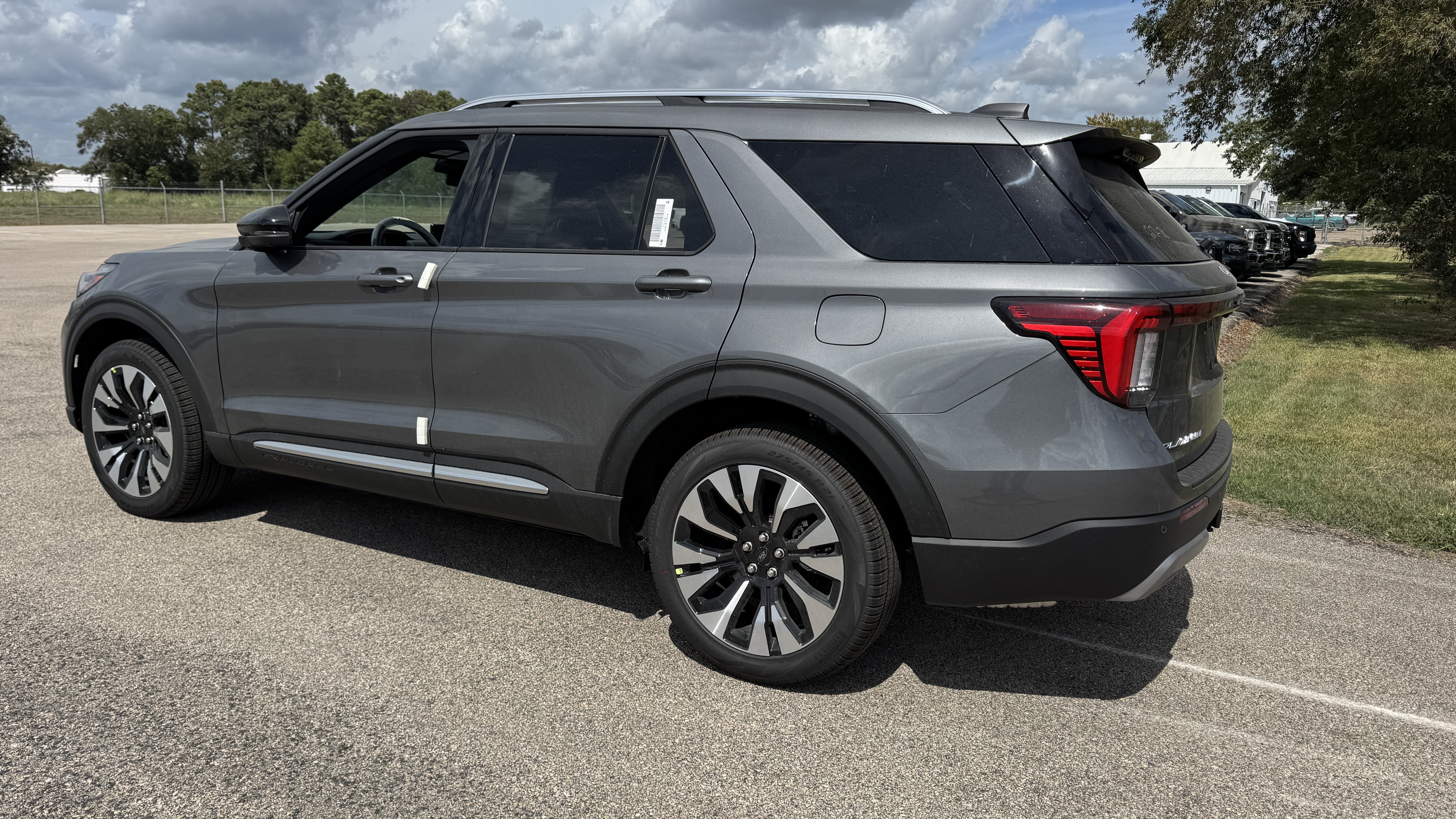New 2027 Ford Explorer Platinum w/ LUX Leather Package AWD/4WD image 3