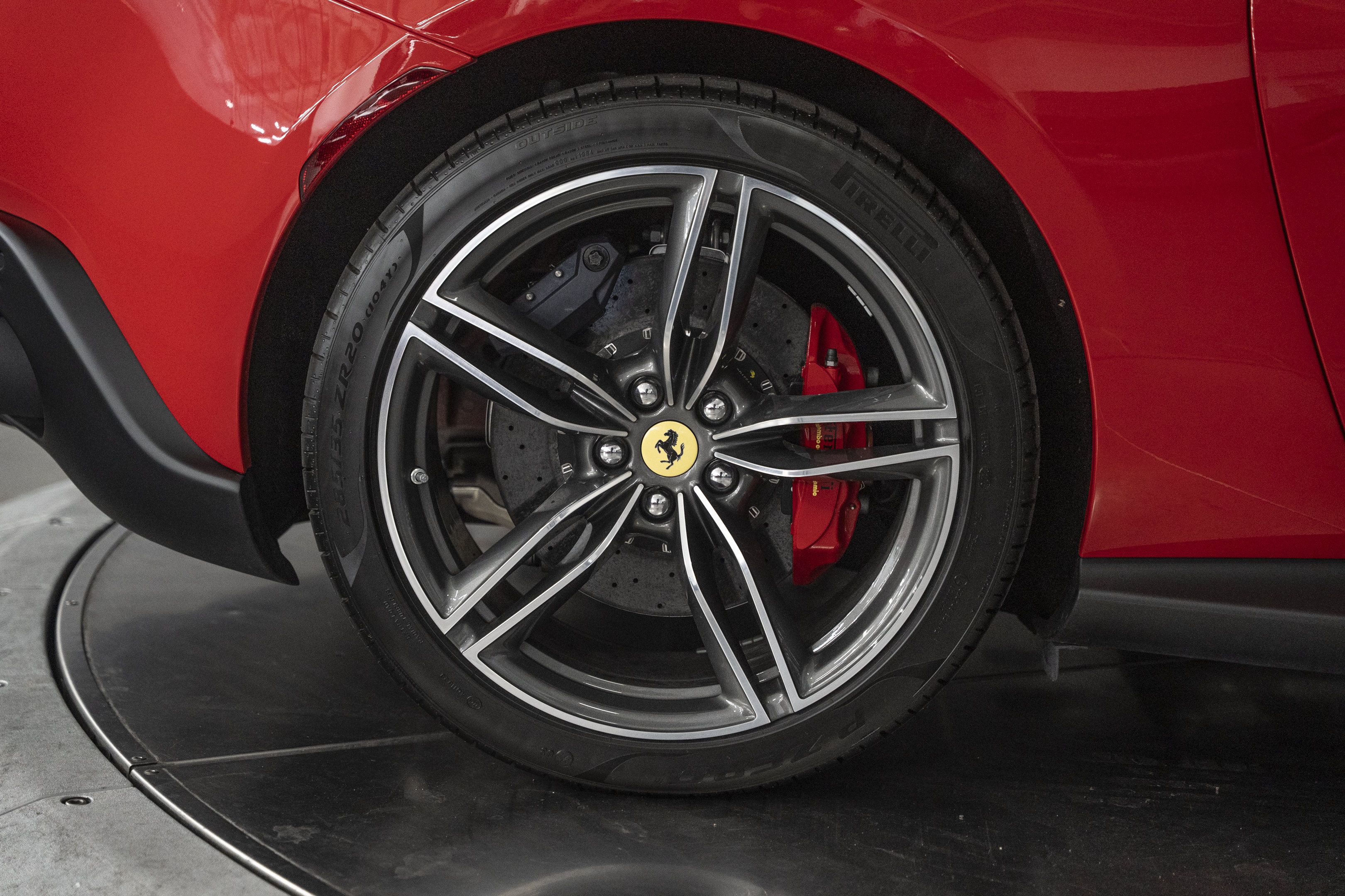 Used 2026 Ferrari Roma Spider RWD image 19