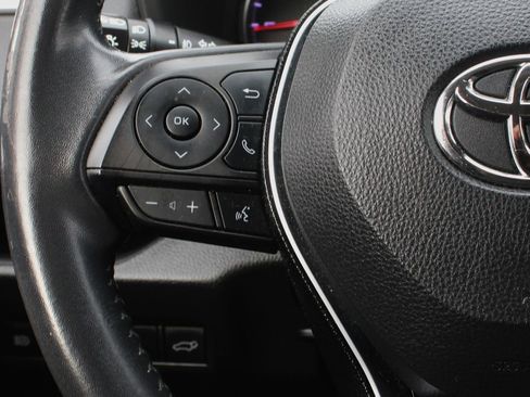 Used 2019 Toyota RAV4 XLE Premium image 24