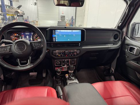 Used 2024 Jeep Wrangler Rubicon 392 image 10