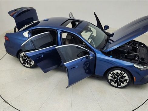 Used 2024 BMW 530i xDrive 530i xDrive w/ Premium Package image 83