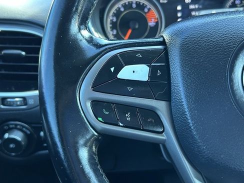 Used 2020 Jeep Cherokee Limited image 21