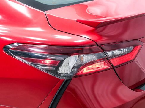 Used 2022 Toyota Camry SE image 7