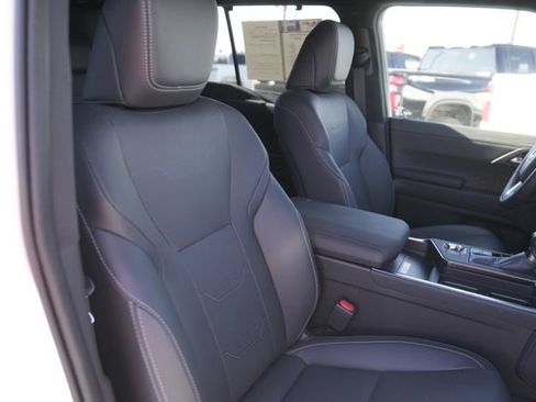Used 2025 Lexus GX 550 w/ Cold Area Package image 20
