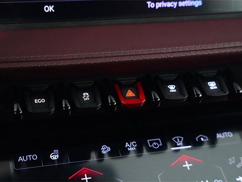 Used 2025 Lamborghini Urus SE image 59