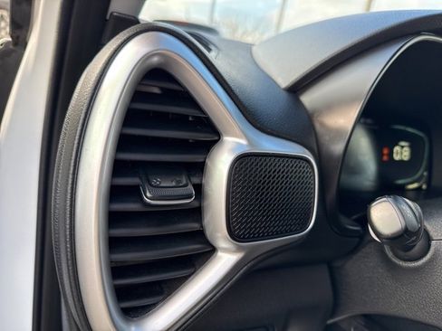 Used 2023 Kia Soul LX w/ LX Technology Package image 22