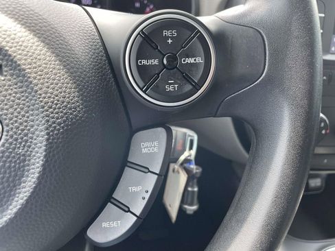 Used 2018 Kia Soul FWD image 28