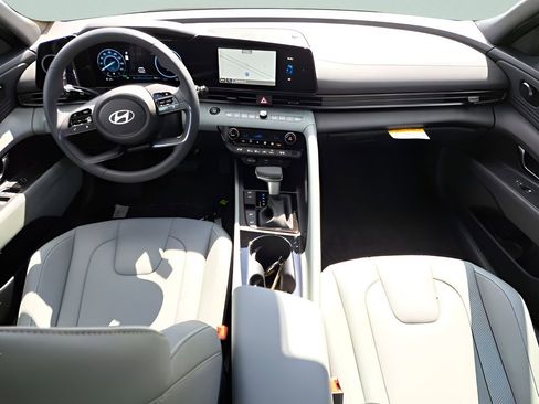 New 2026 Hyundai Elantra Limited FWD image 9