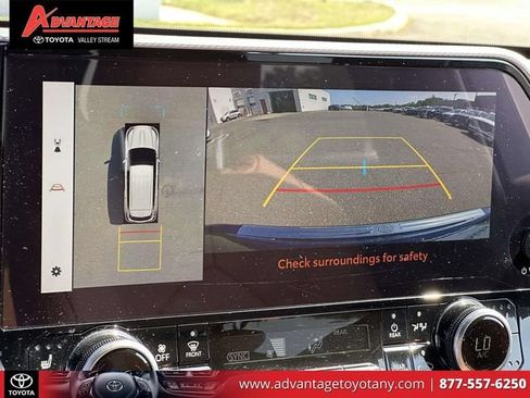 Used 2023 Toyota Highlander Platinum AWD/4WD image 35