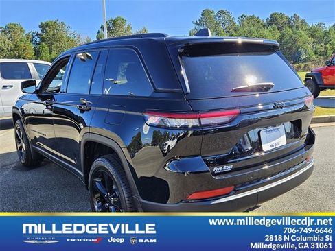 New 2025 Jeep Grand Cherokee Limited w/ Black Appearance Package image 12