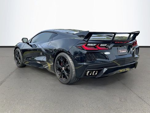 Used 2022 Chevrolet Corvette Stingray Preferred Cpe w/ Z51 Performance Package RWD image 5