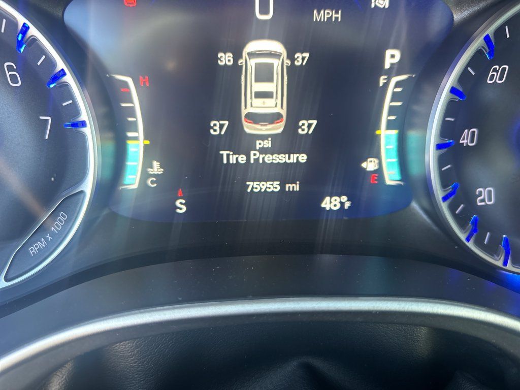 Used 2024 Chrysler Pacifica Touring-L FWD image 17